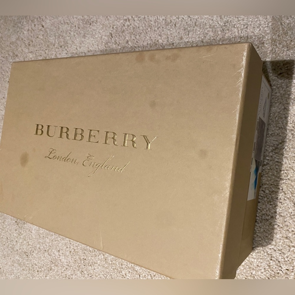 Authentic Burberry Sneakers with box - NWT - Picture 11 of 11